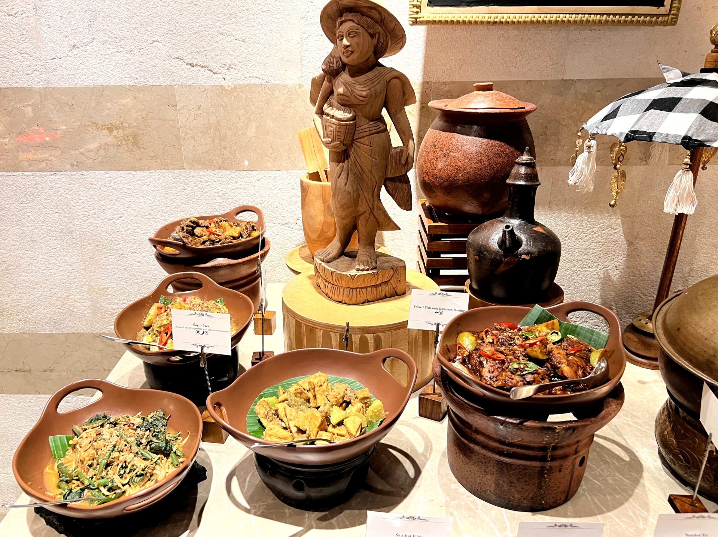 SEGARAの朝食会場KARANG・ビュッフェ台