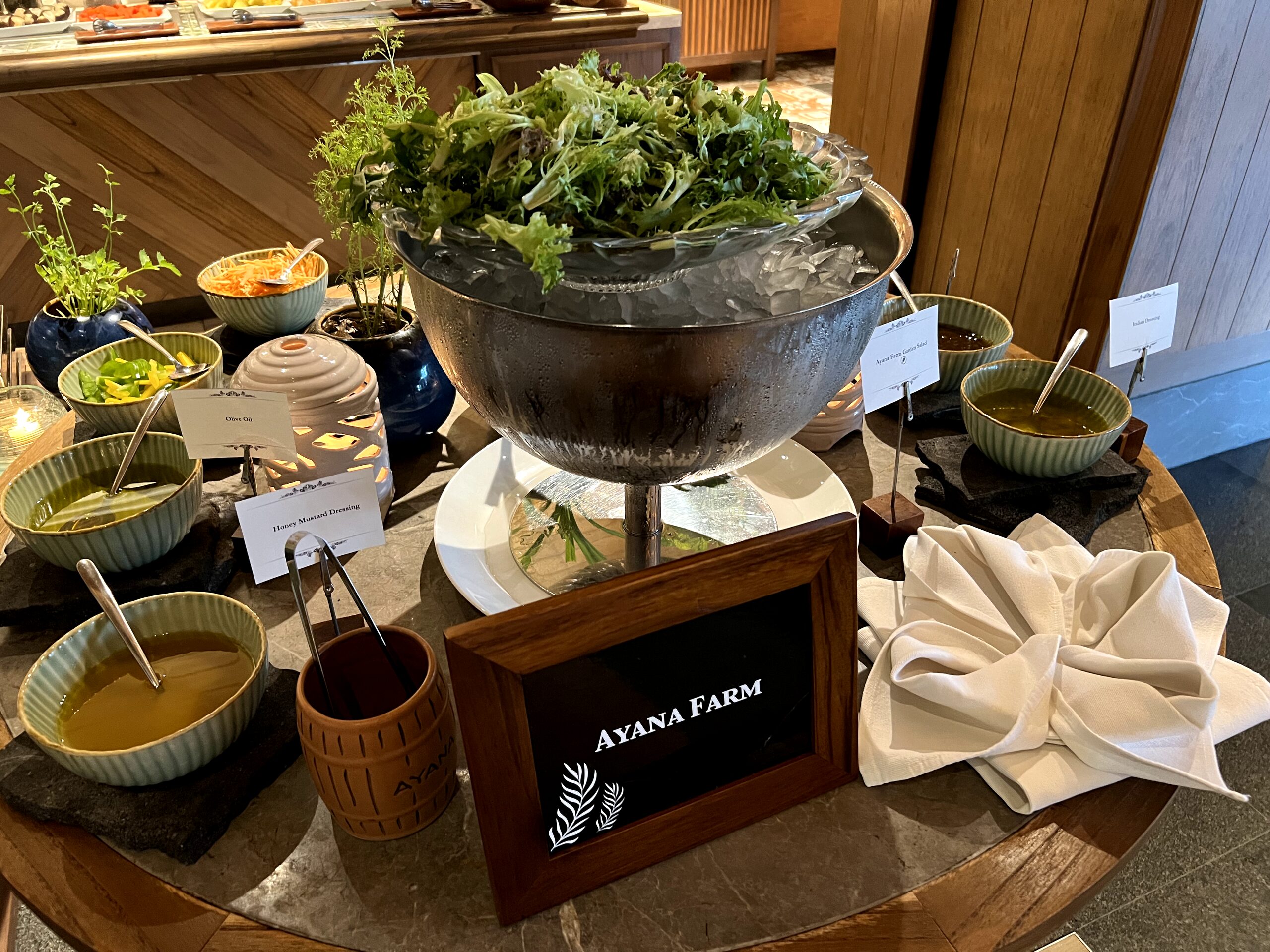 SEGARAの朝食会場KARANG・ビュッフェ台