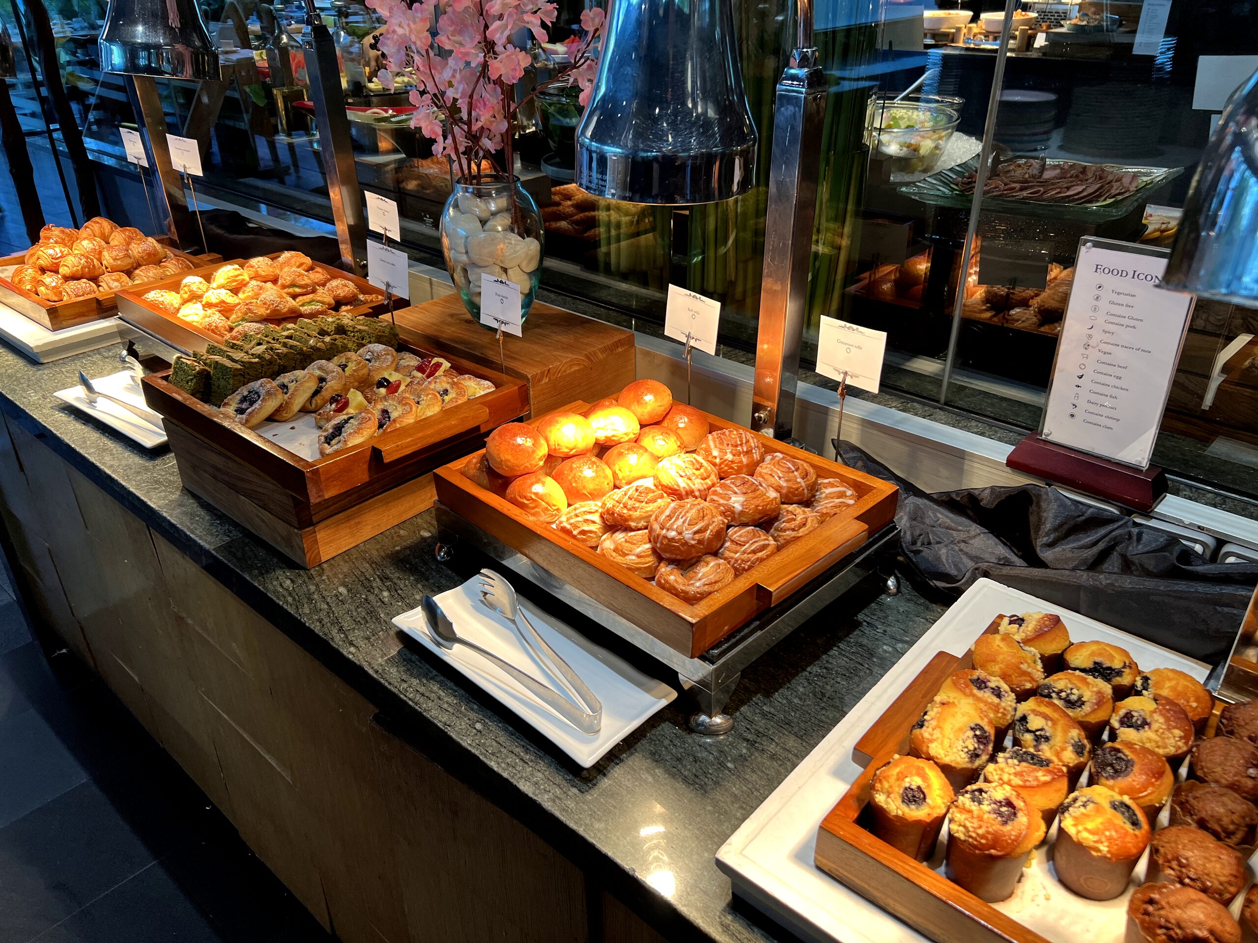 RINBAの朝食会場TO'GE・ビュッフェ台