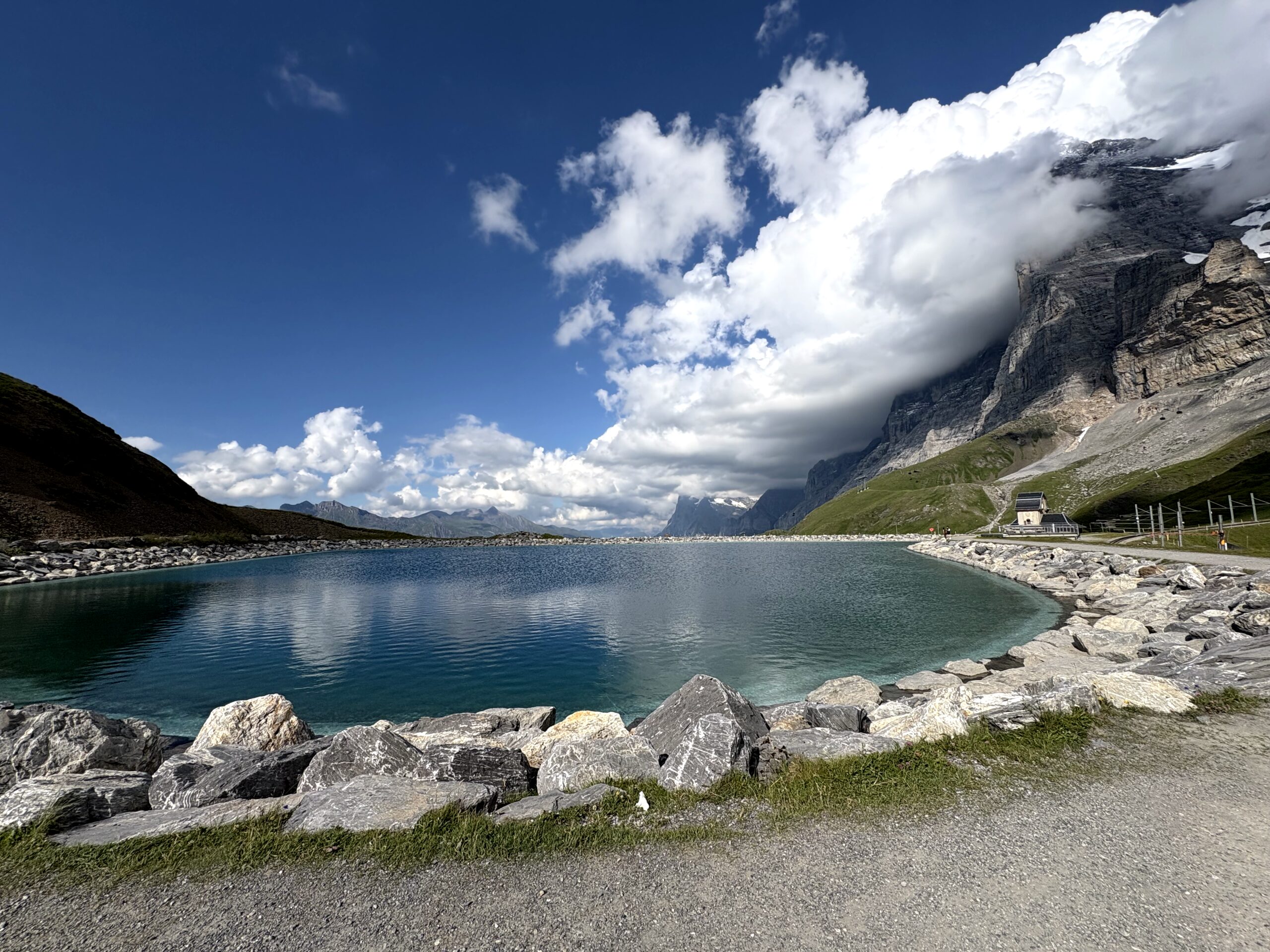 トレッキングコース山上湖