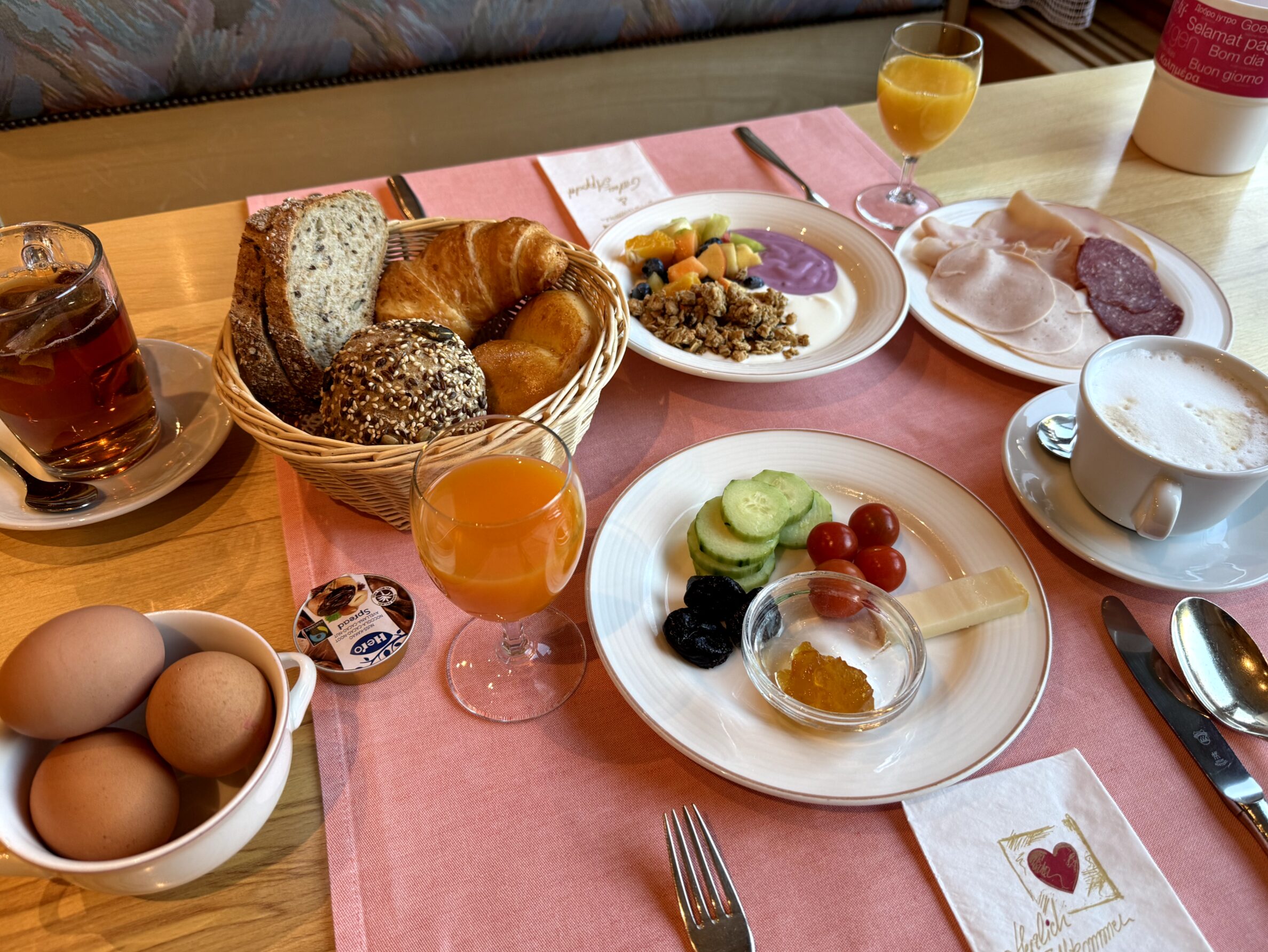 朝食ビュッフェ