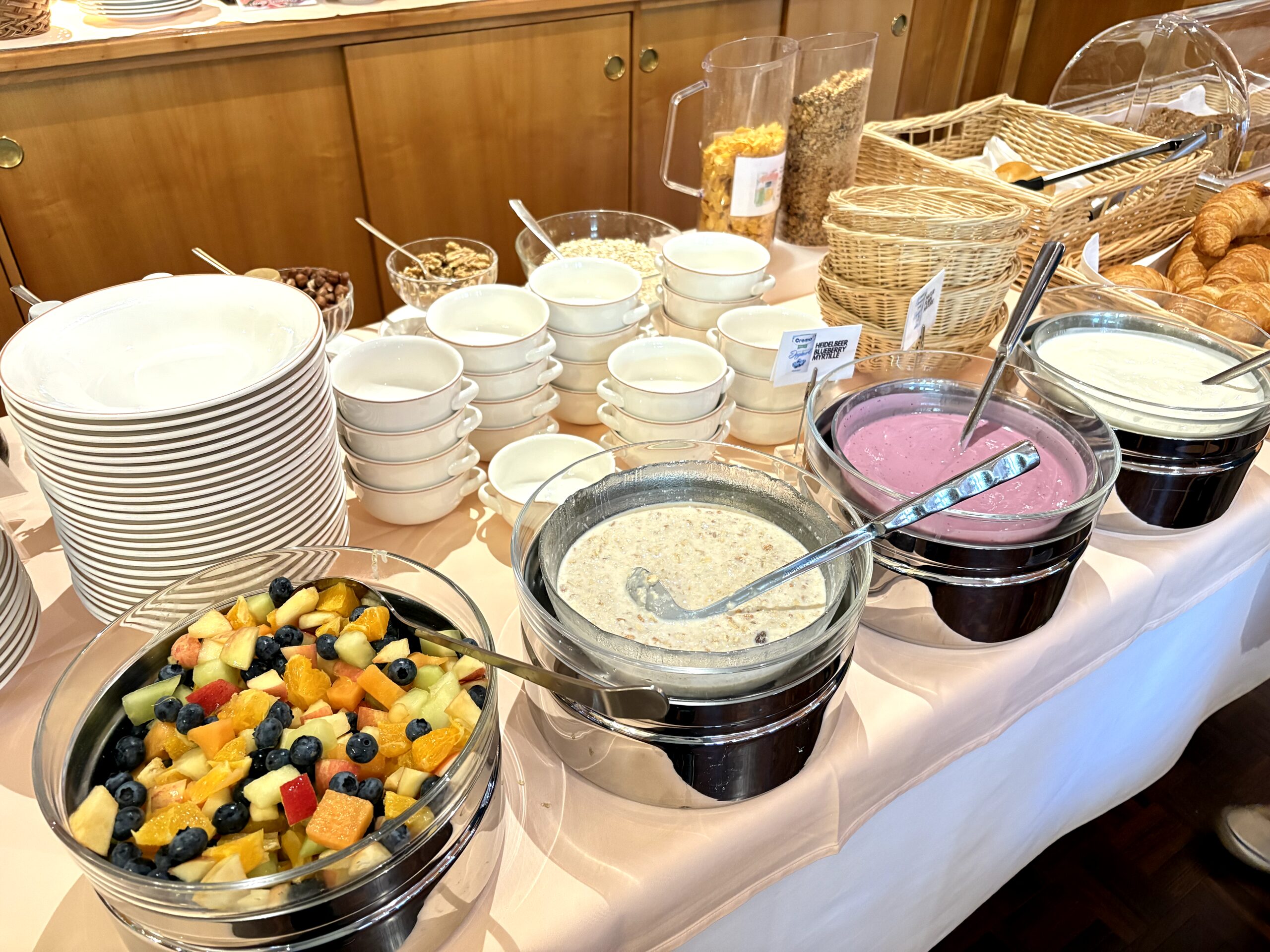 朝食ビュッフェ