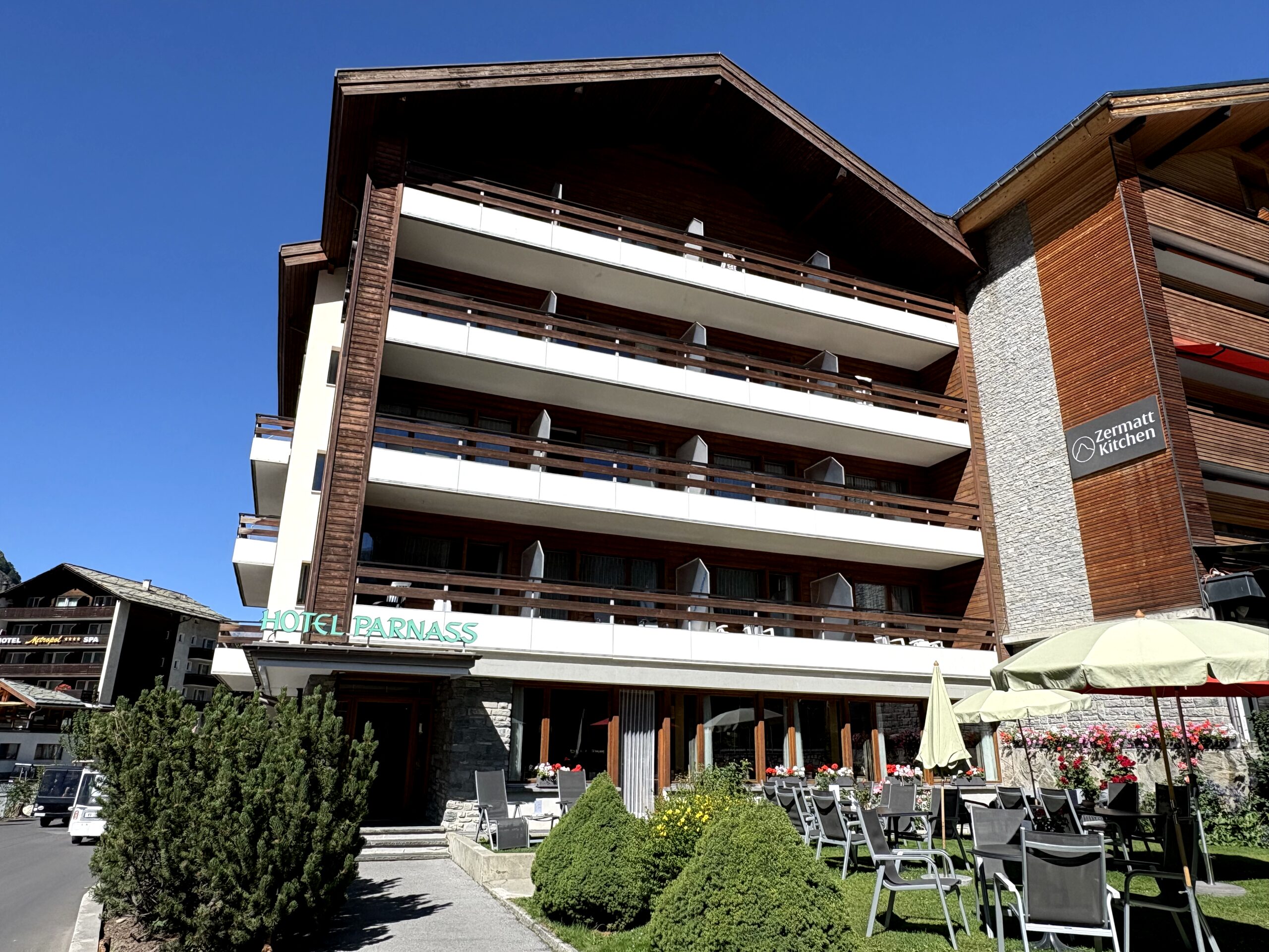 ホテル・パルナス外観