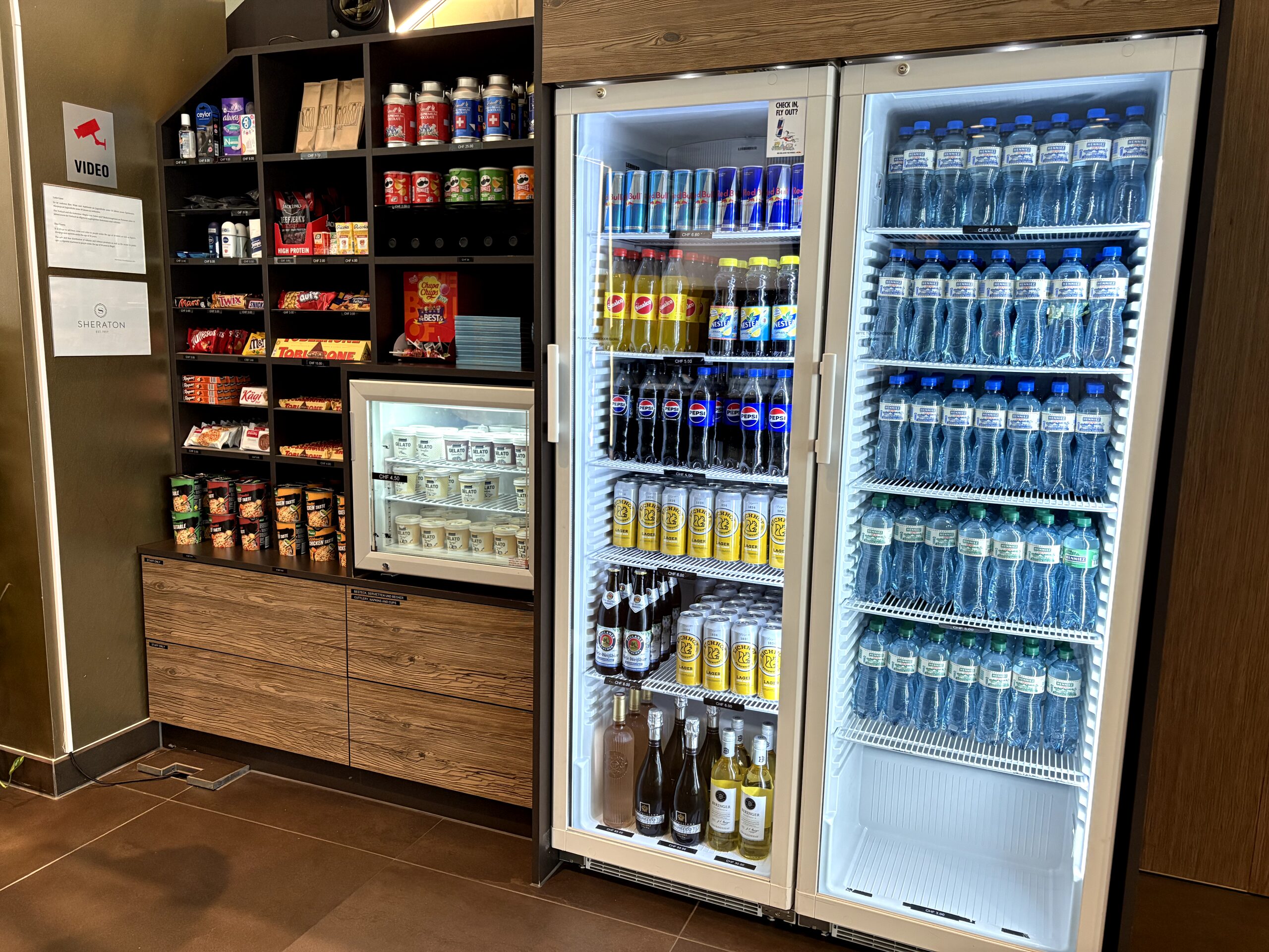 ホテルロビー売店