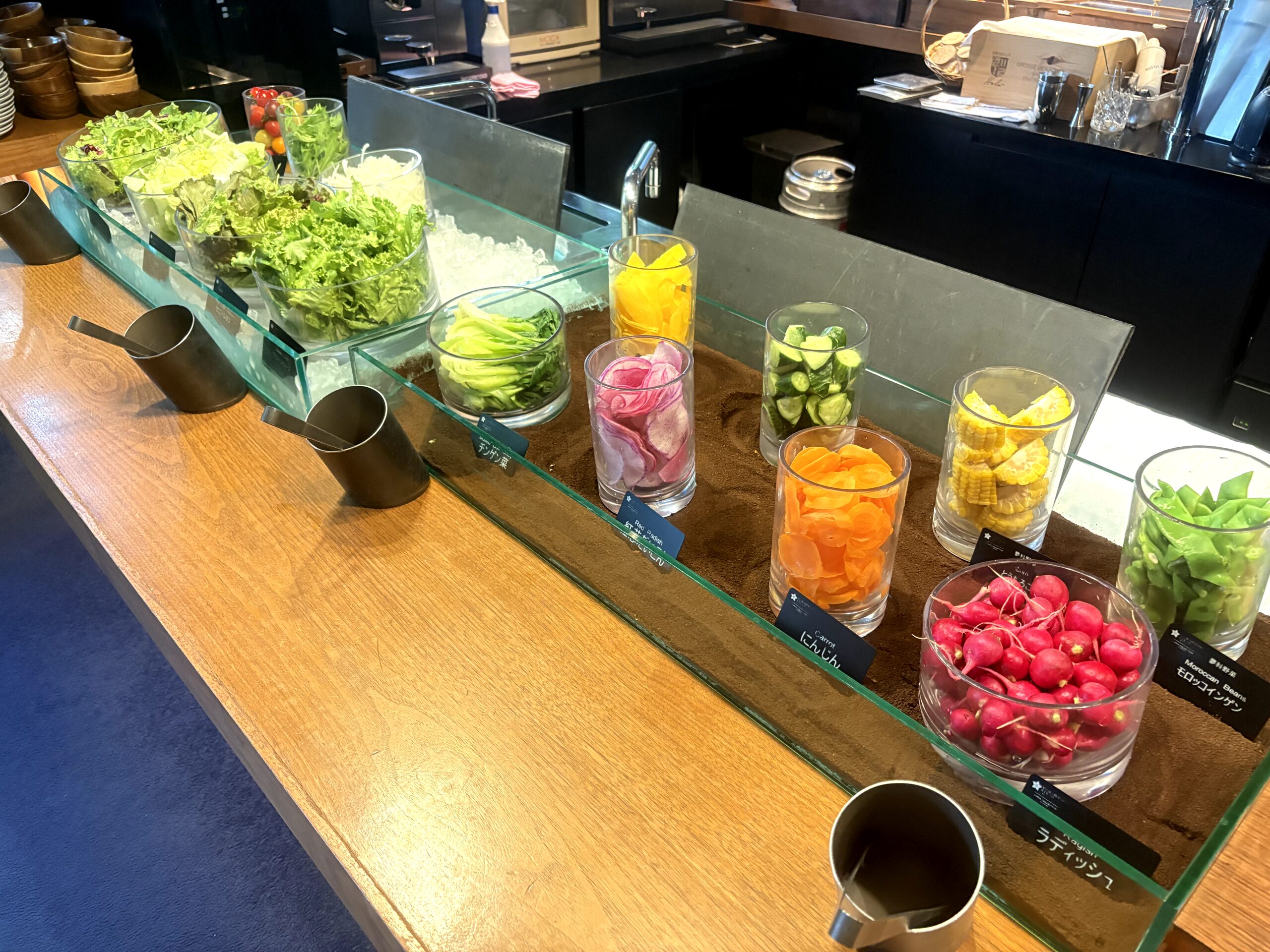 「à table」朝食ビュッフェ