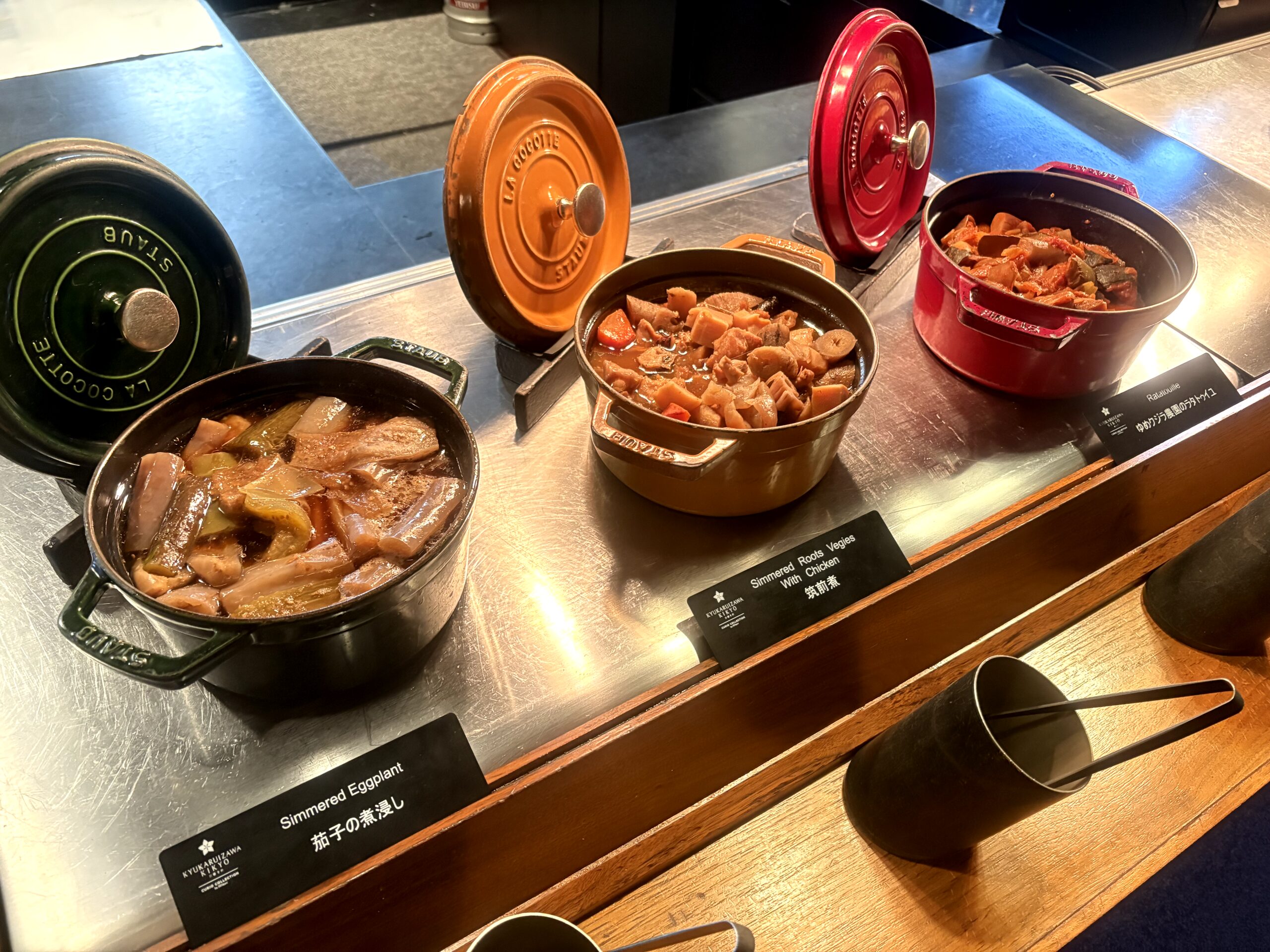 「à table」朝食ビュッフェ