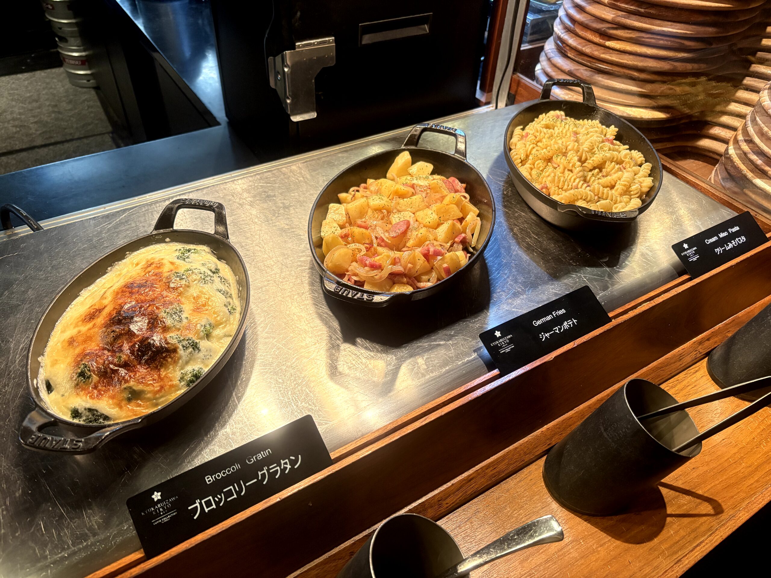 「à table」朝食ビュッフェ