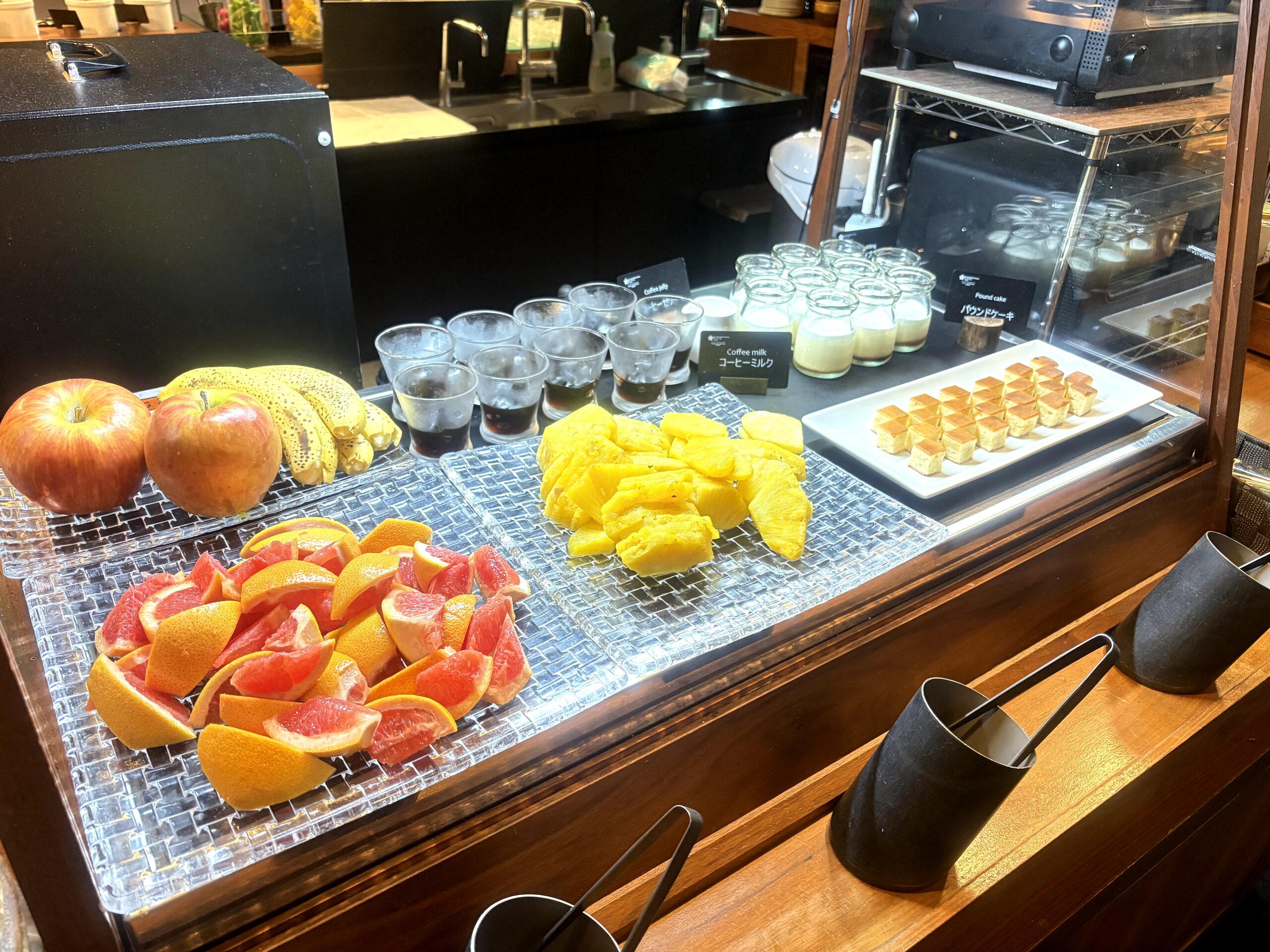 「à table」朝食ビュッフェ