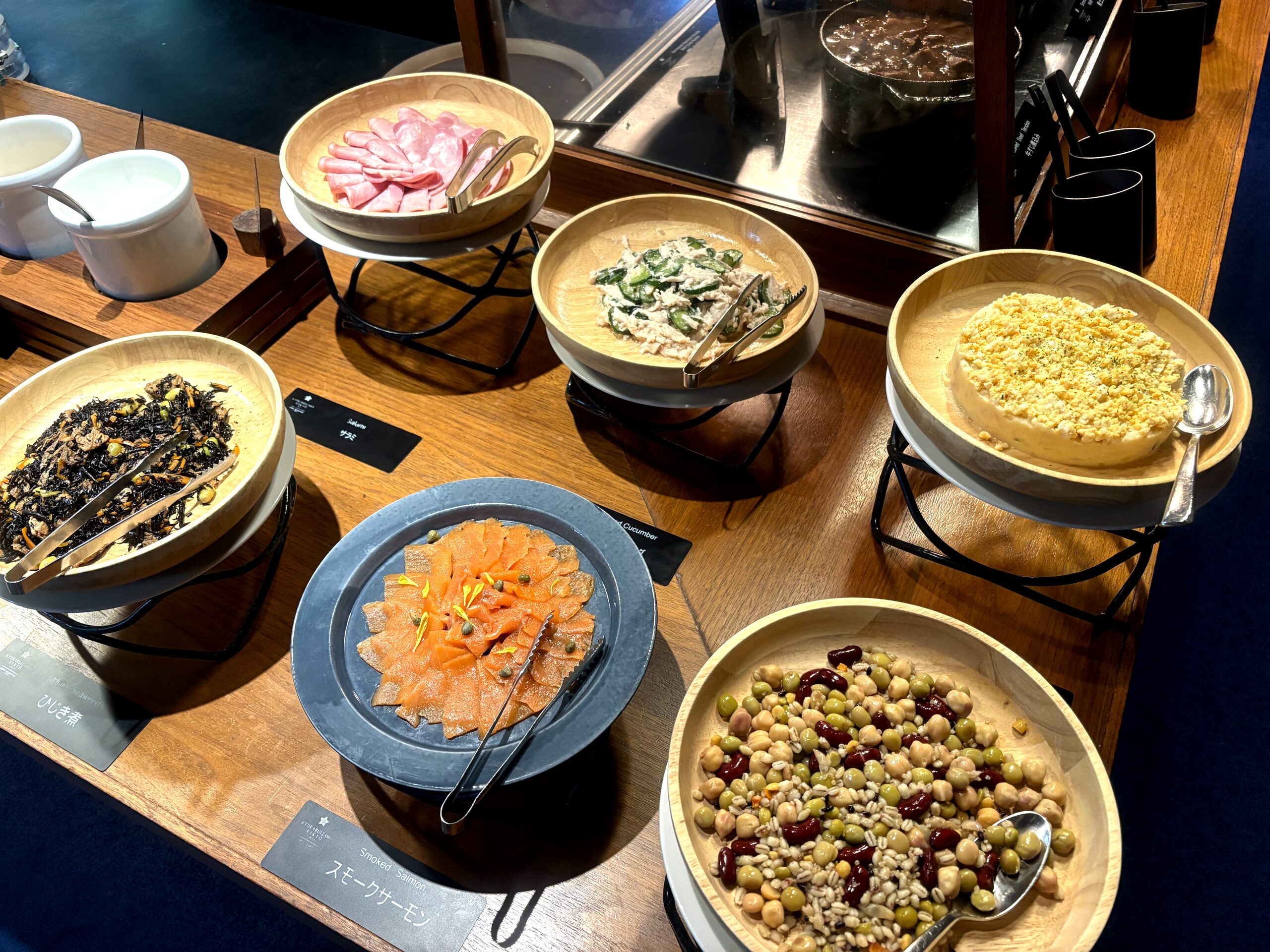 「à table」朝食ビュッフェ