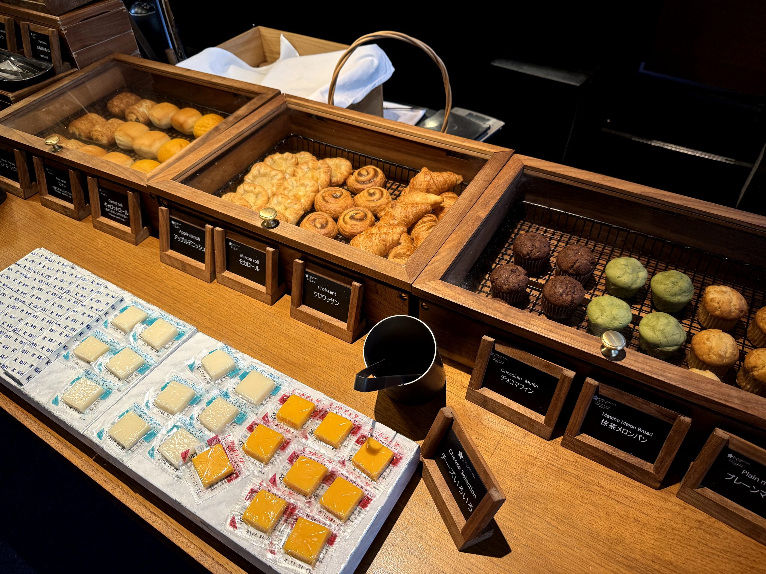 「à table」朝食ビュッフェ