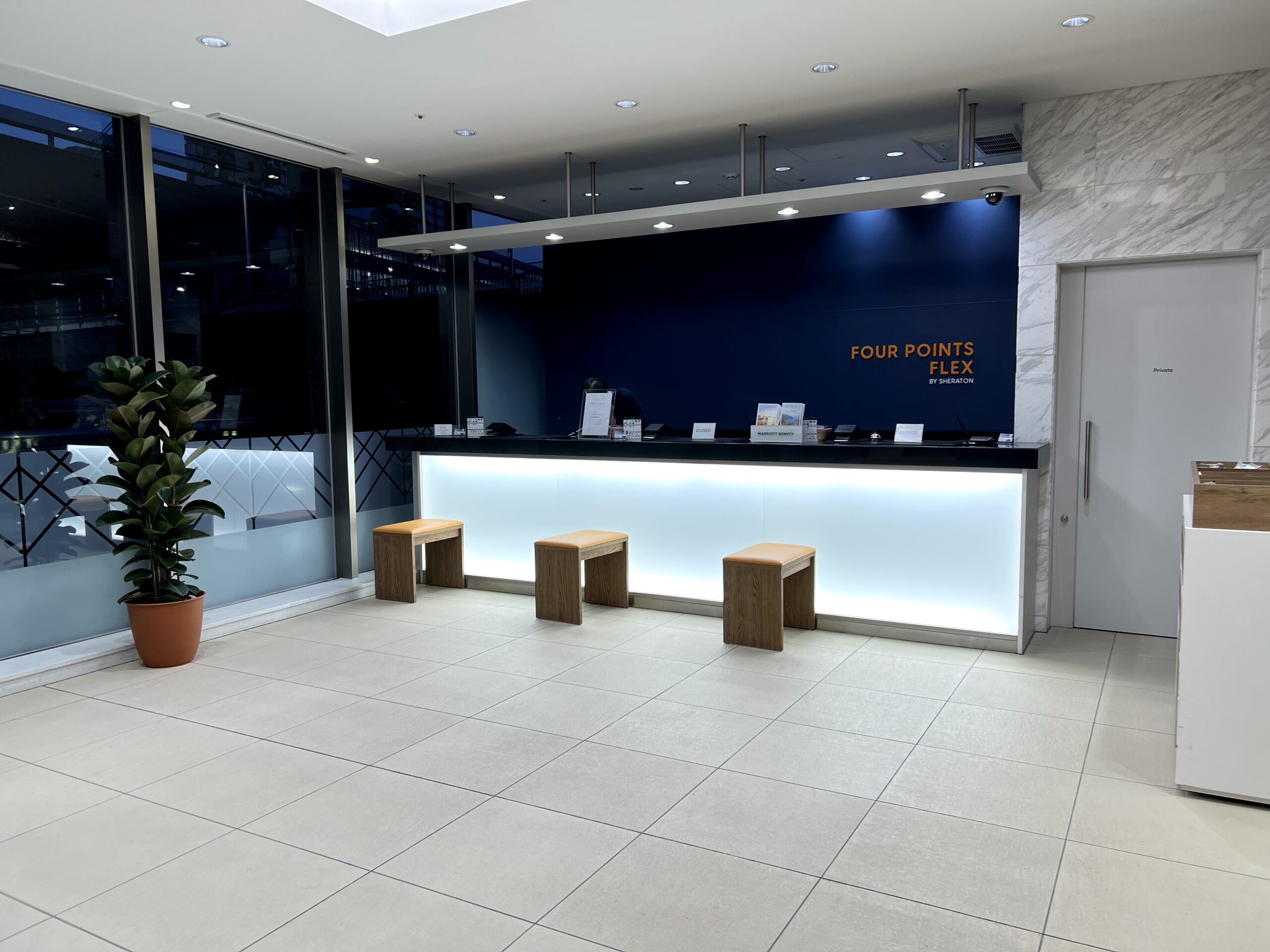 ロビーエントランス