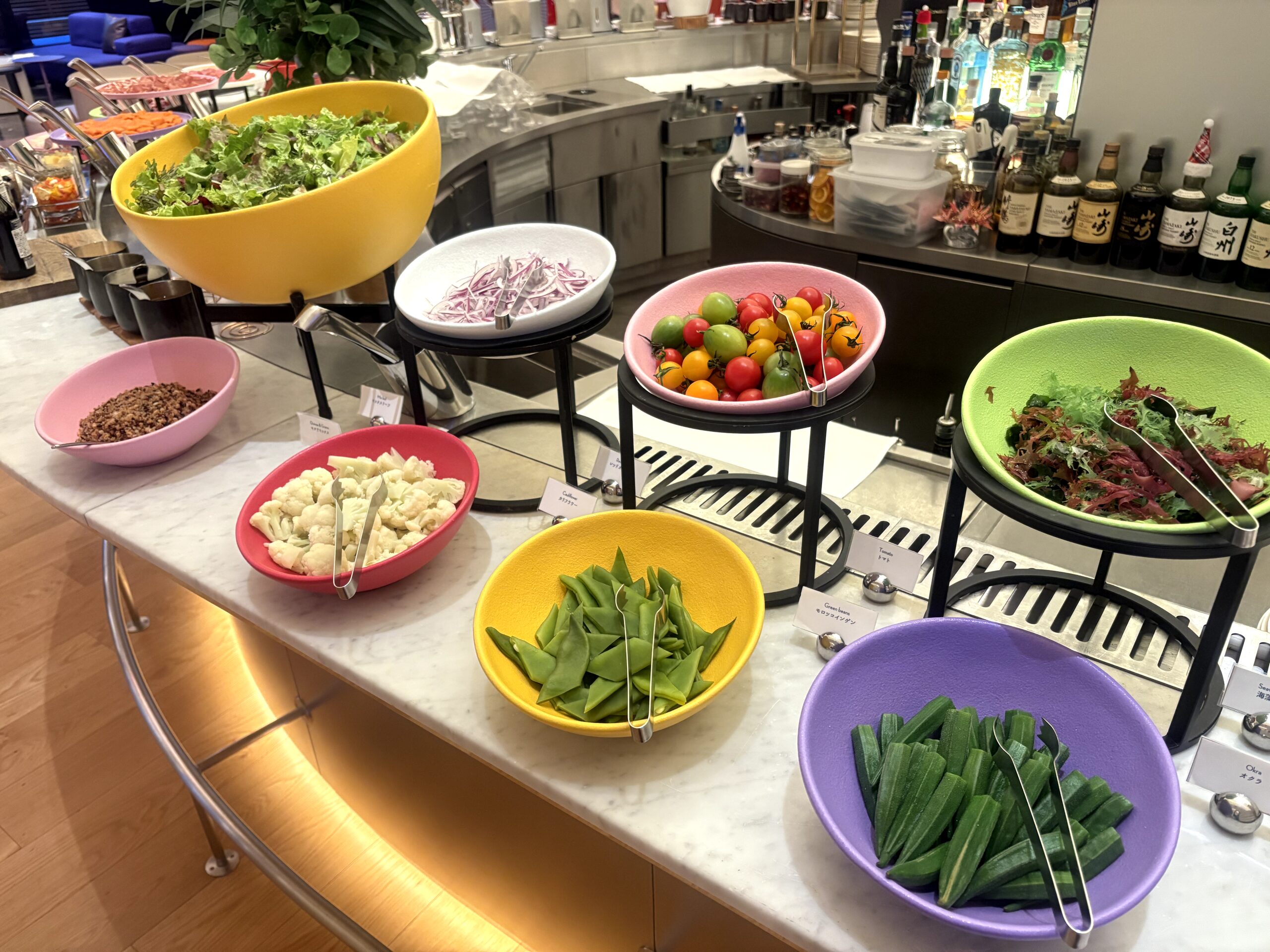 朝食ビュッフェ「W LIVING ROOM」