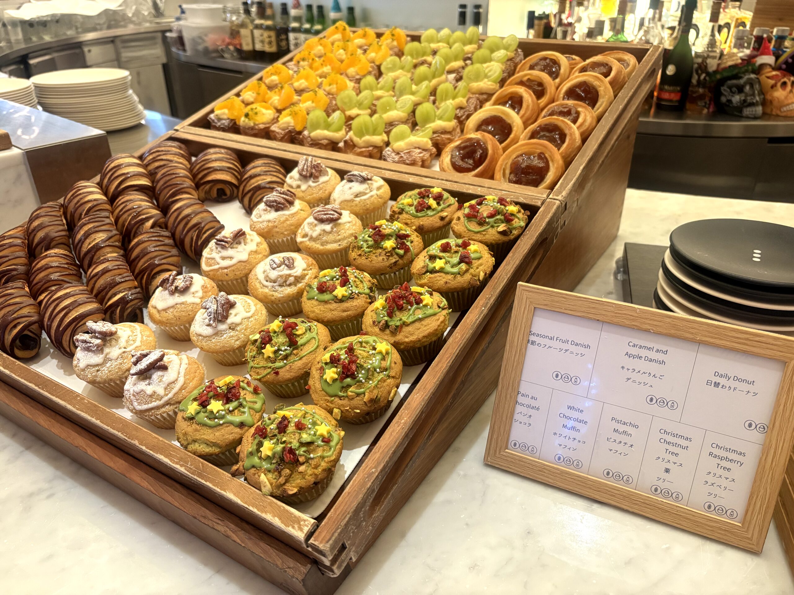 朝食ビュッフェ「W LIVING ROOM」