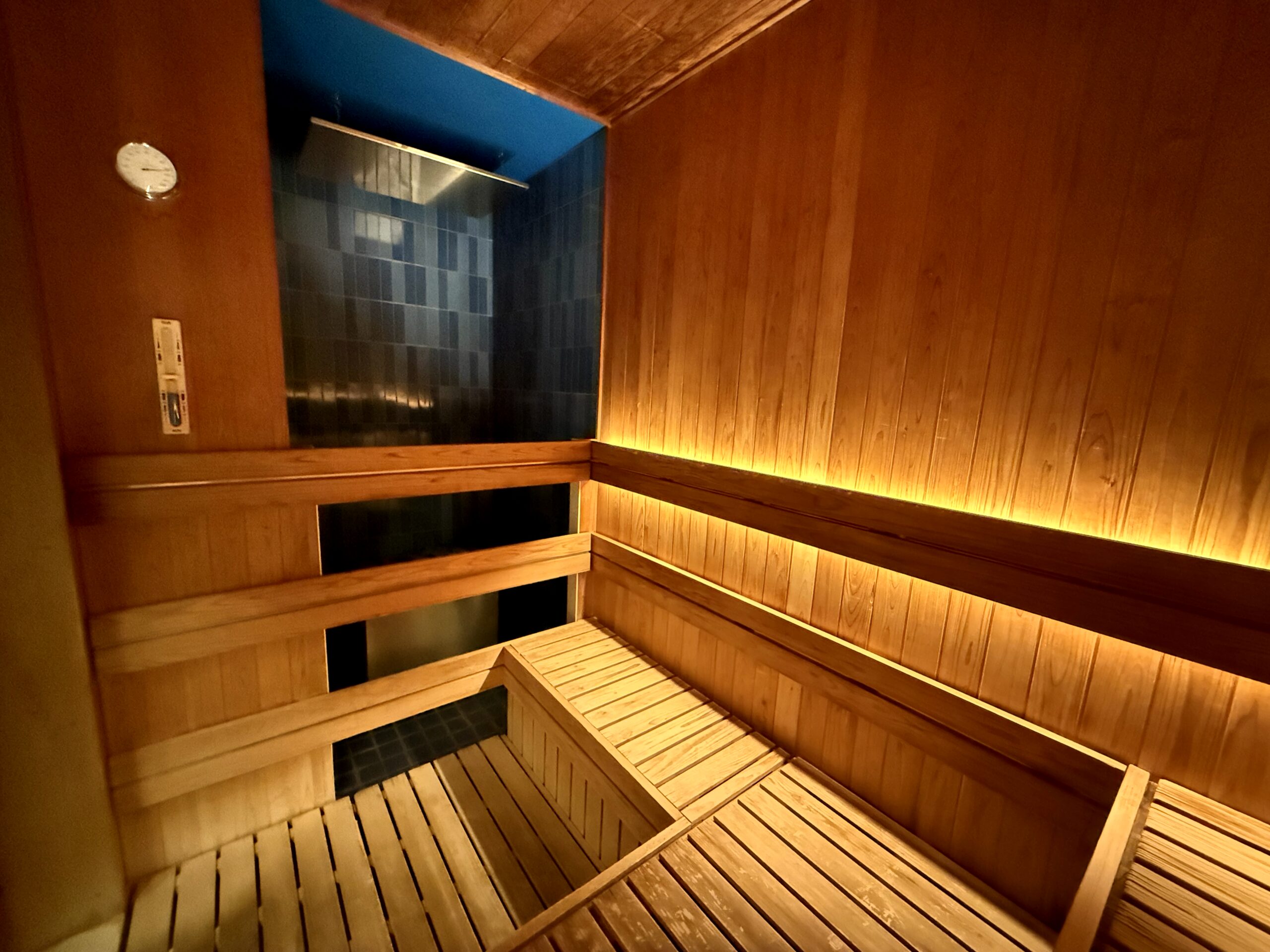 プール「WET」・サウナ