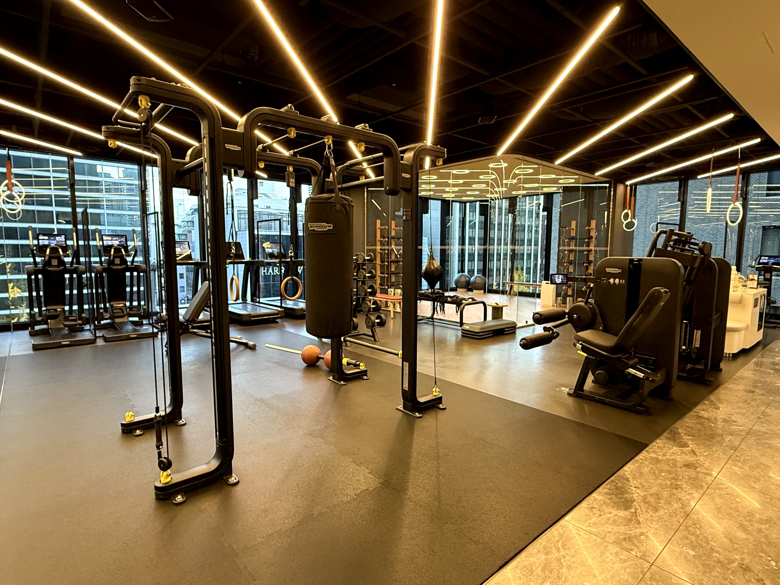 フィットネスジム「FIT」