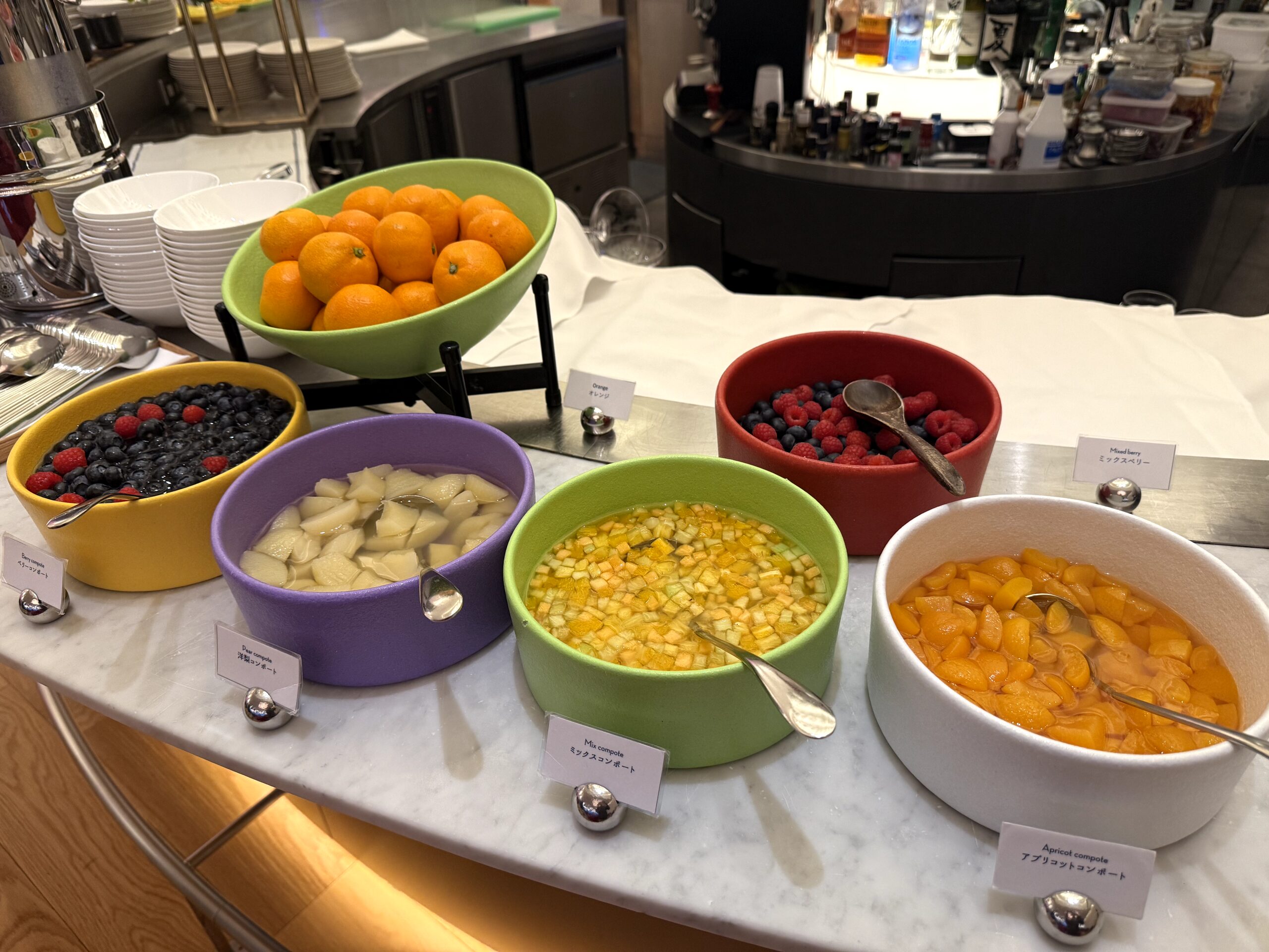 朝食ビュッフェ「W LIVING ROOM」