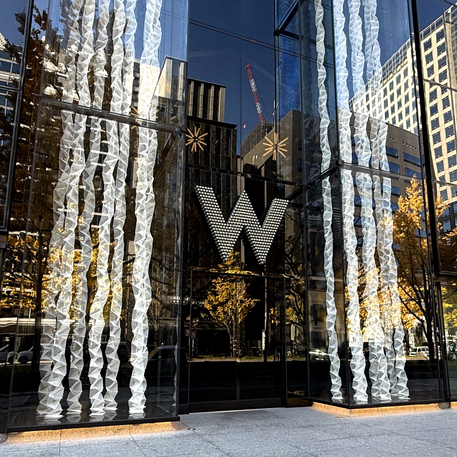 遊び心満載のデザイナーズ・ホテル「W大阪」