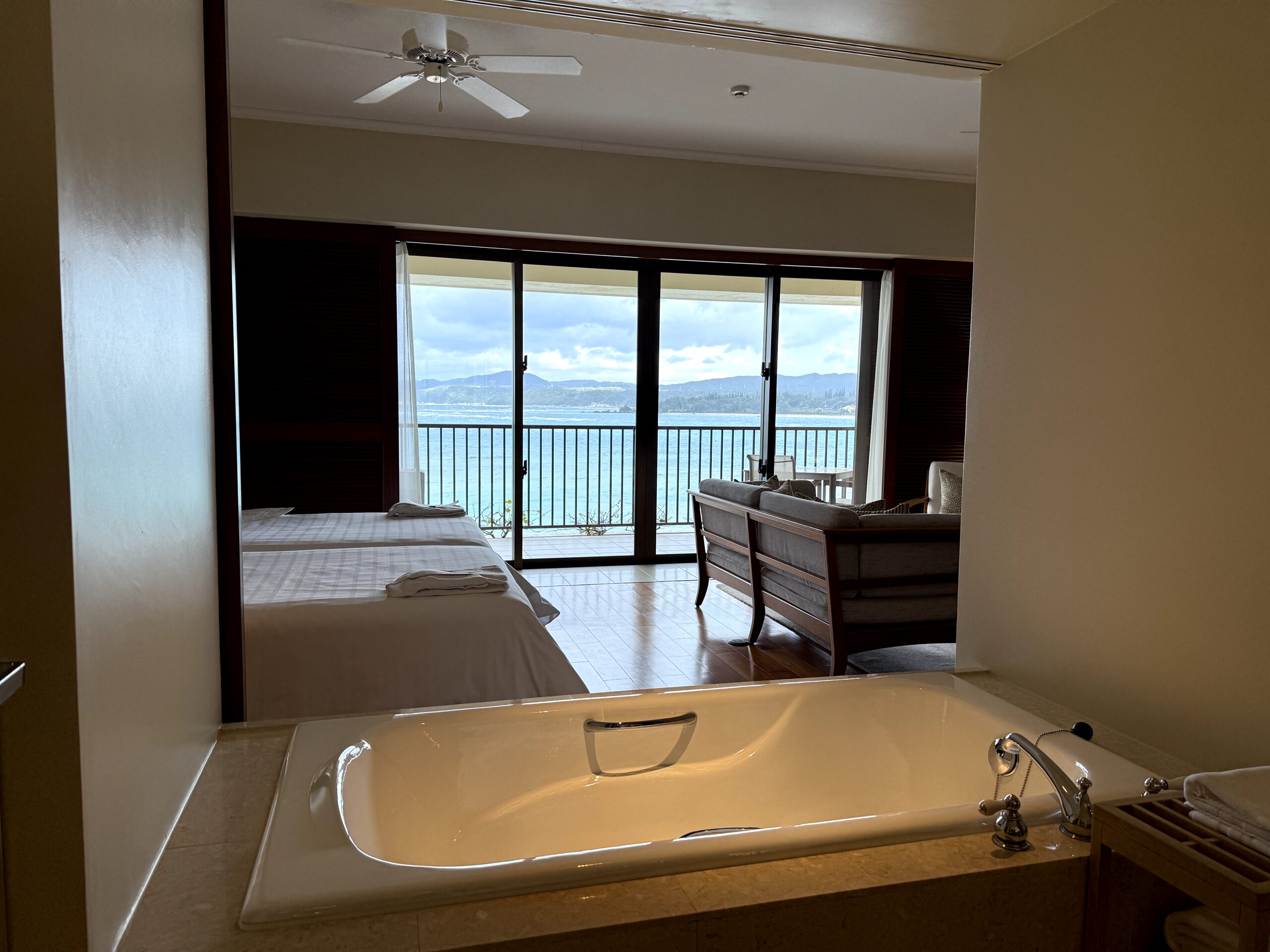 「クラブ・デラックス・オーシャン」ルーム バスルーム