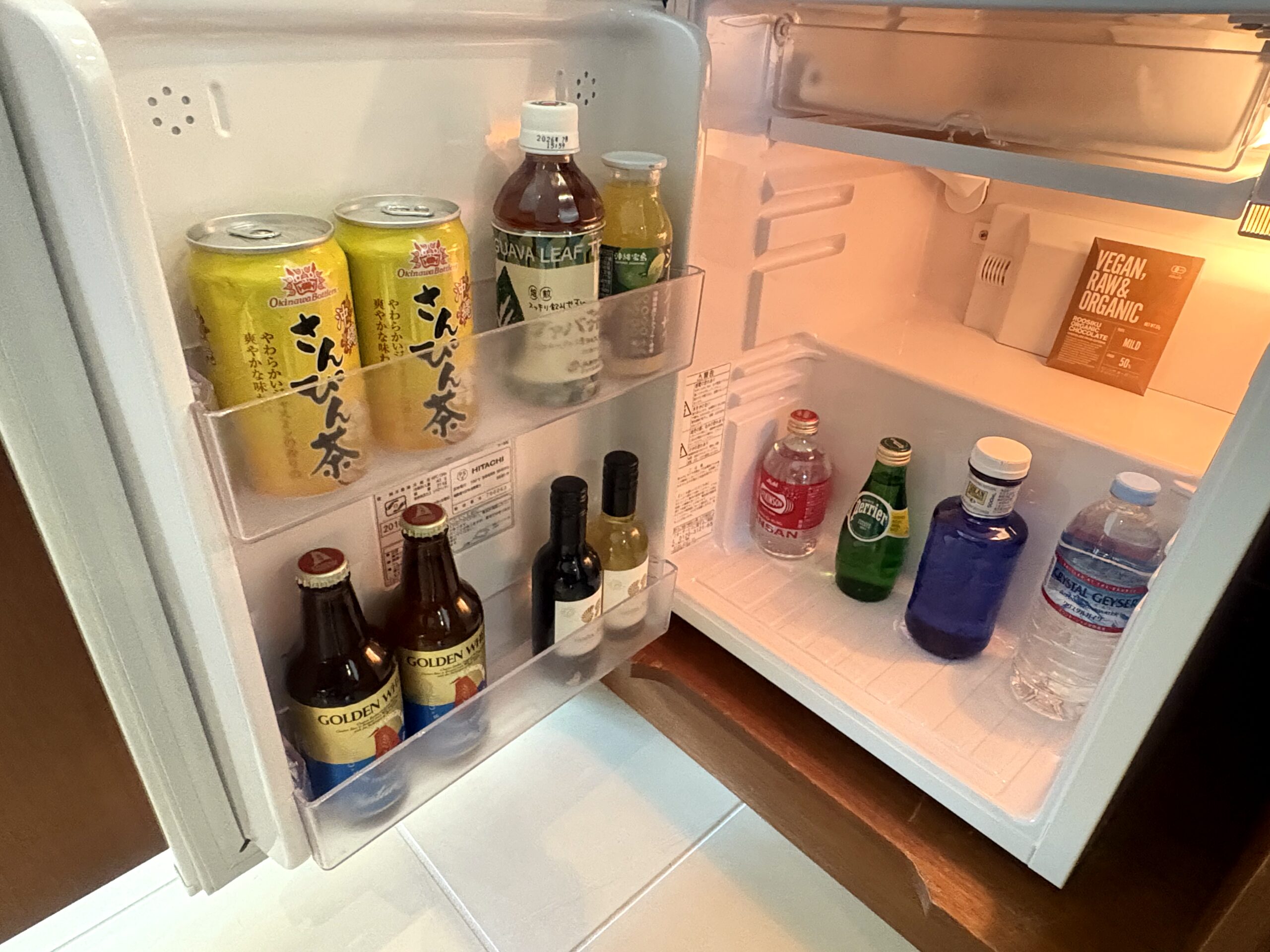 「クラブ・デラックス・オーシャン」ルーム ミニバー