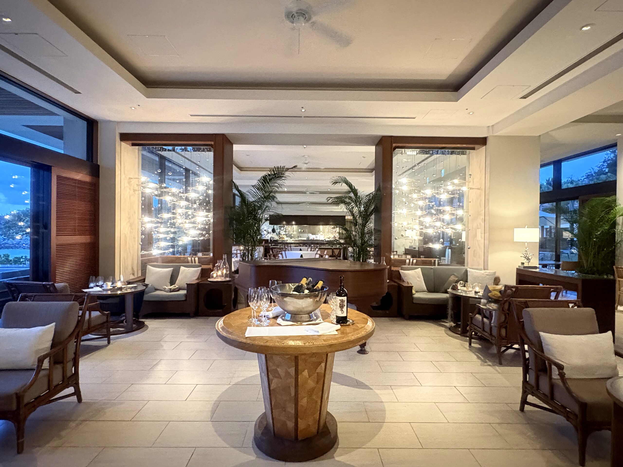 「Library Lounge & Bar」